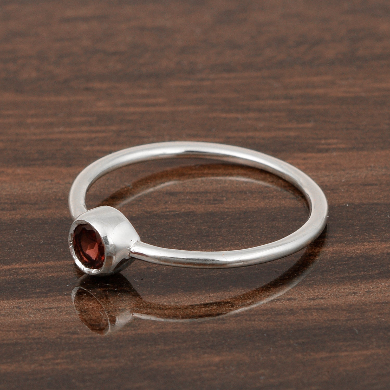 925 Sterling Silver Round 0.20 Ctw Garnet Women Engagement Ring - Kimaya INC