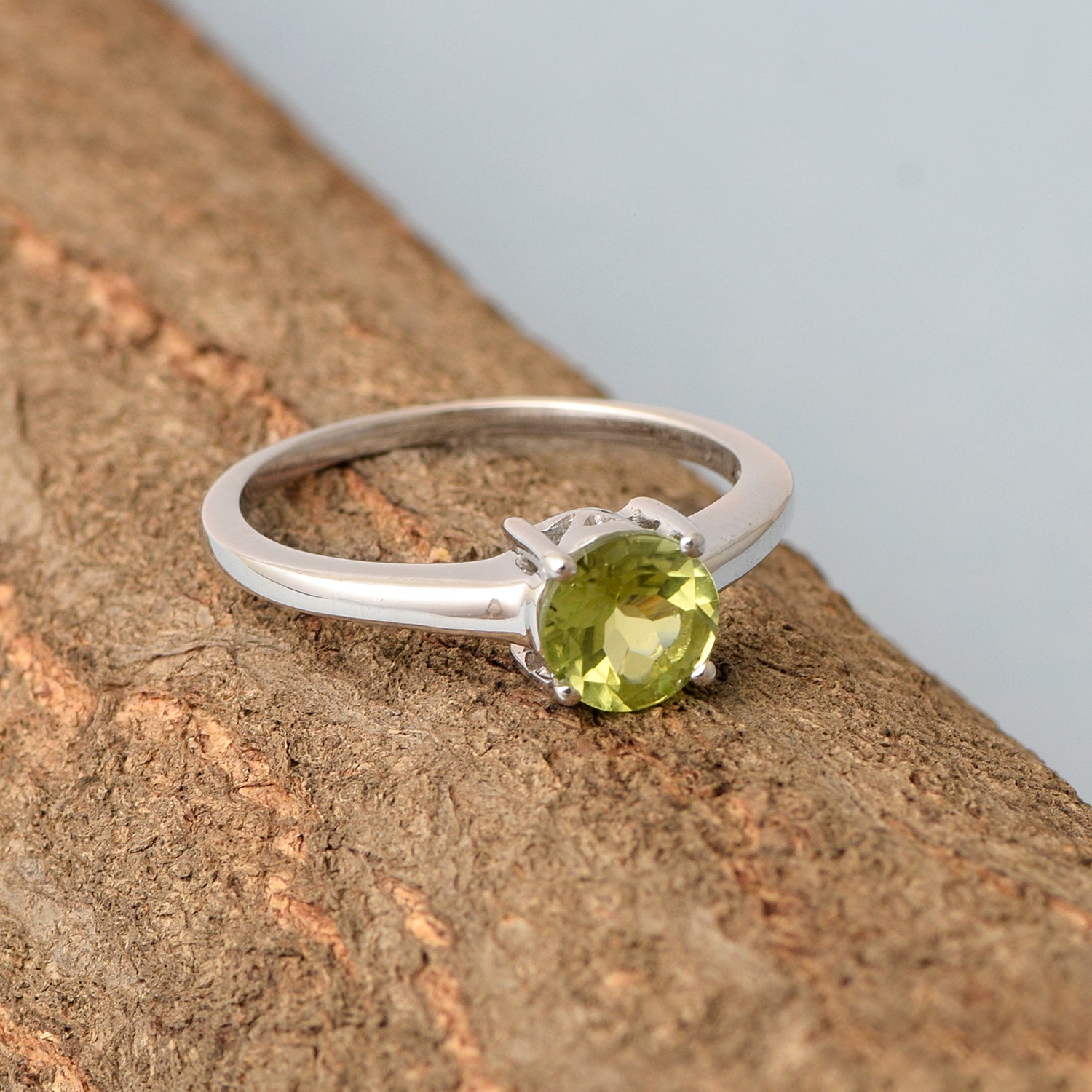 925 Sterling Silver Round 6 MM Peridot Solitaire Women Ring - Kimaya INC