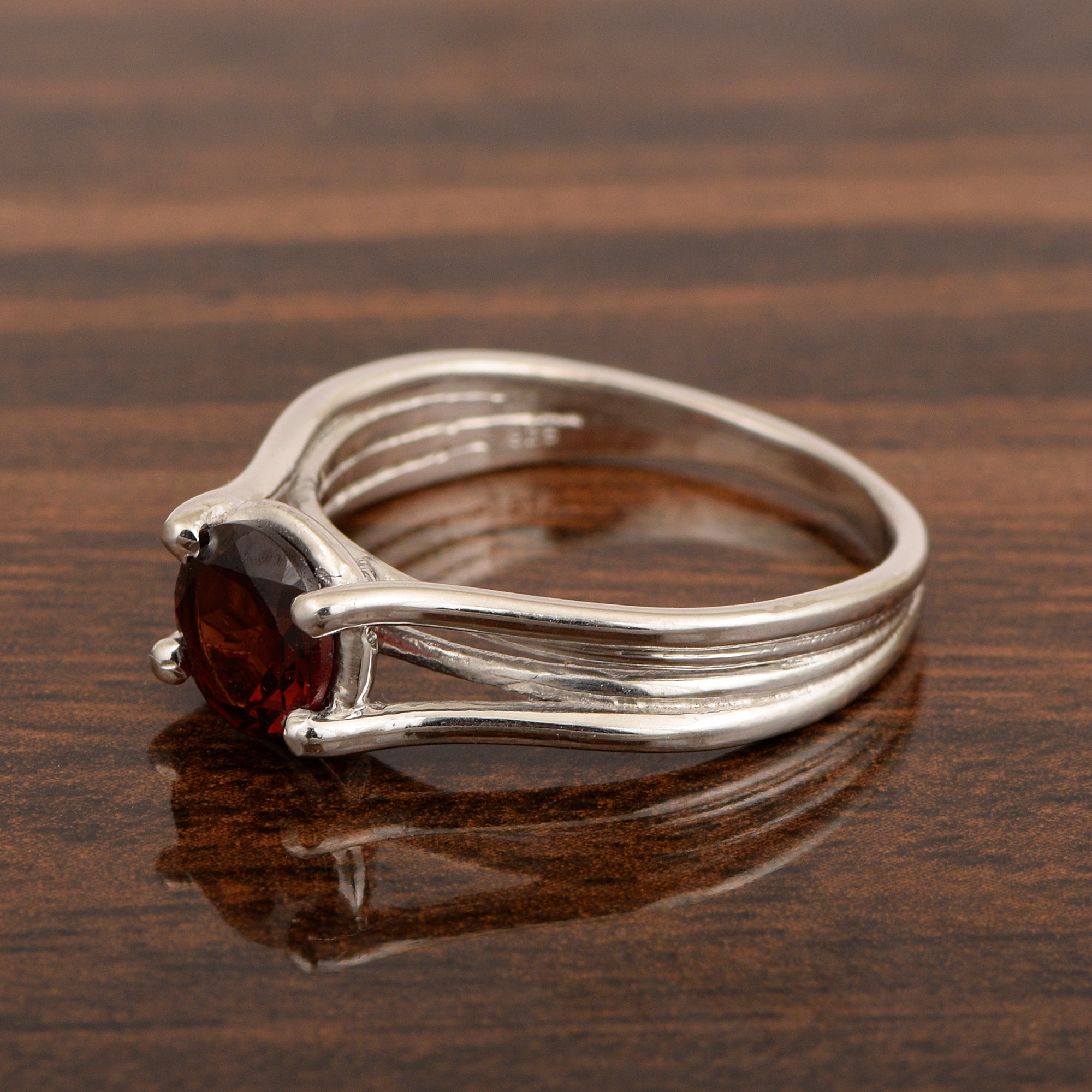 Solitaire Round 8mm Garnet 925 Sterling Silver Wedding Ring - Kimaya INC