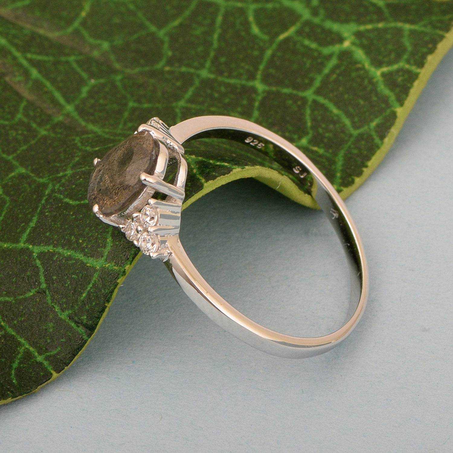 Solitaire Oval 8x6mm Cut Labradorite & White Accents Women Wedding Ring - Kimaya INC