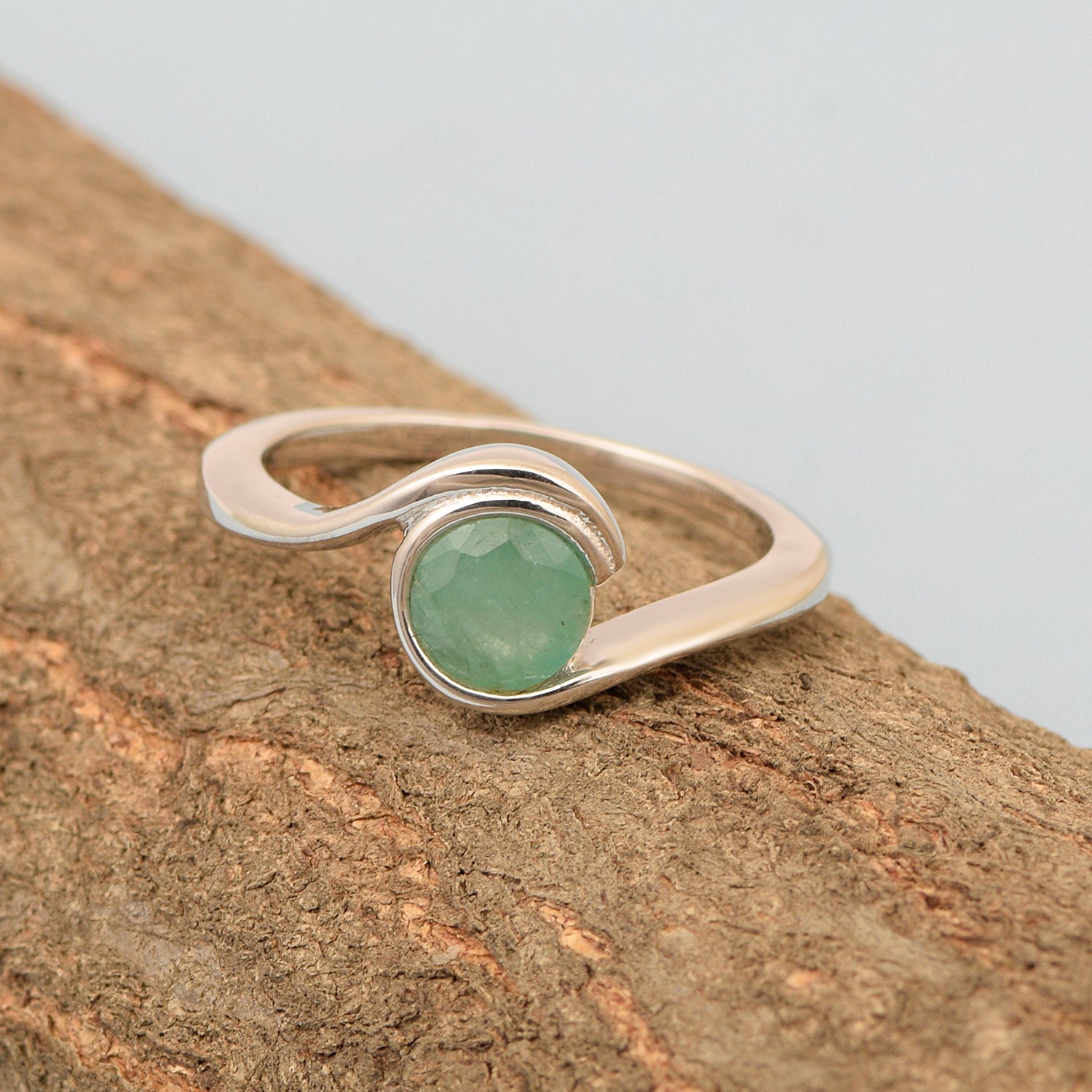 Bar-Set Solitaire 6mm Round Emerald Bypass Ring 925 Sterling Silver - Kimaya INC