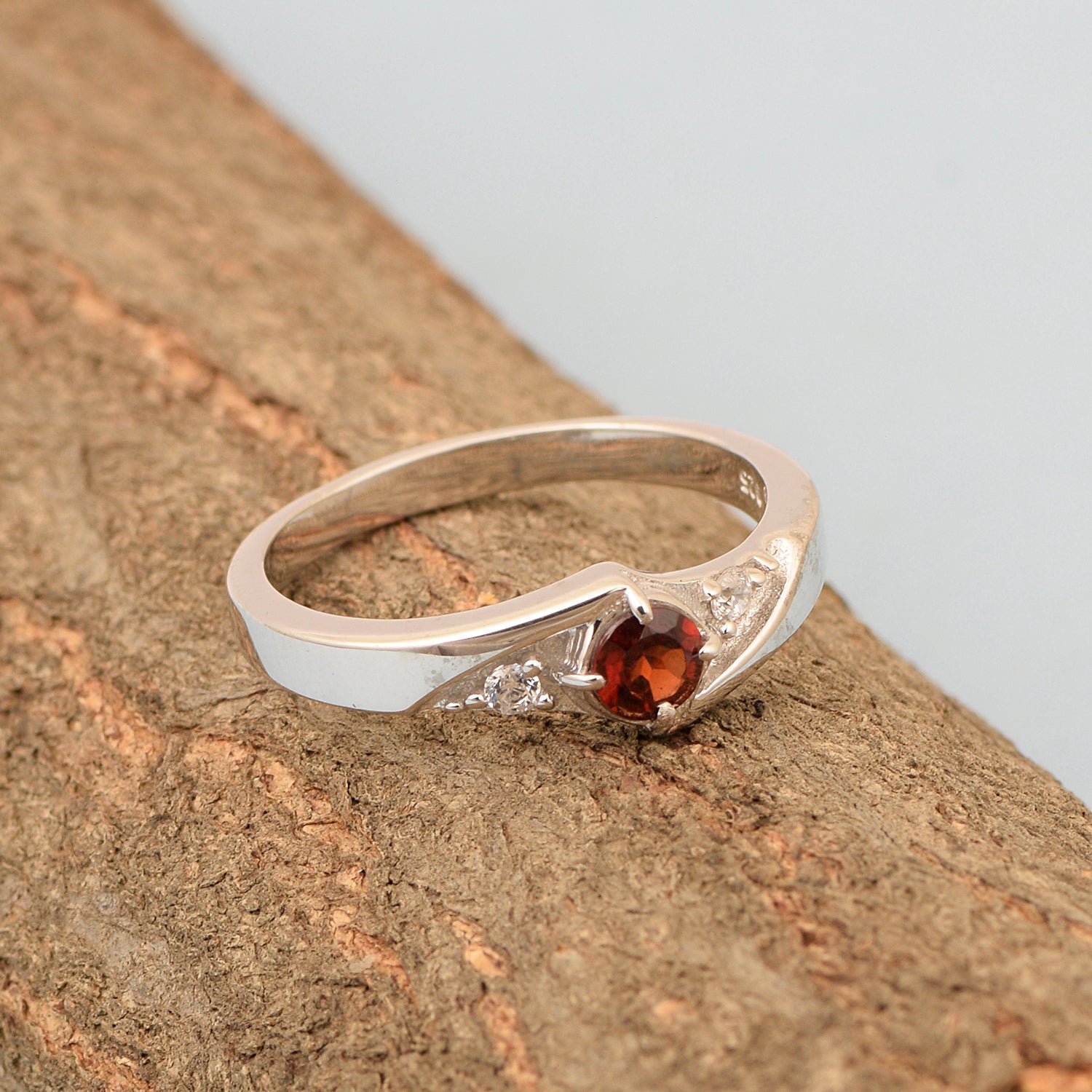 925 Sterling Silver Round 0.35 Ctw Aquamarine Women's Engagement Ring - Kimaya INC