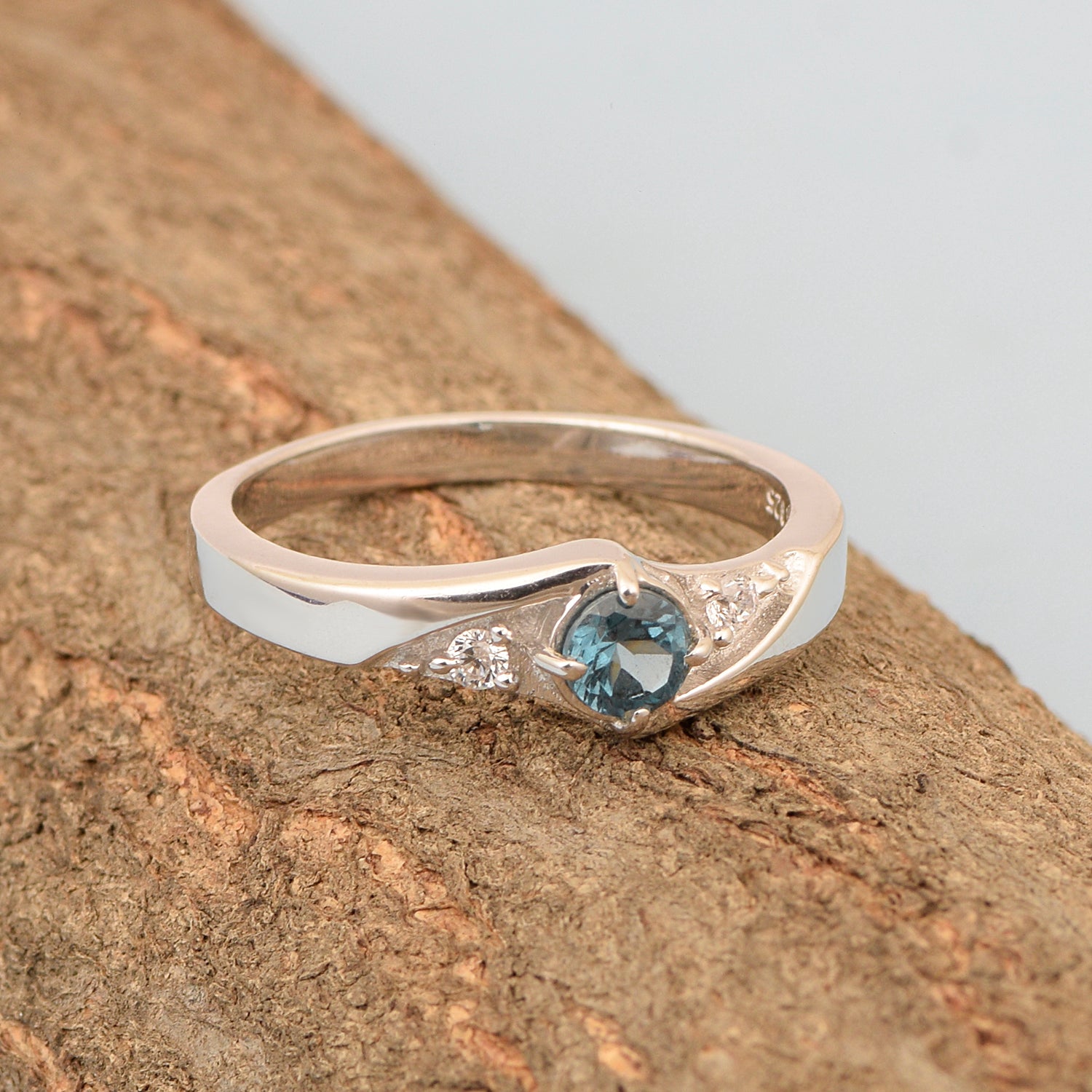 925 Sterling Silver Round 0.35 Ctw London Blue Topaz Women's Engagement Ring - Kimaya INC