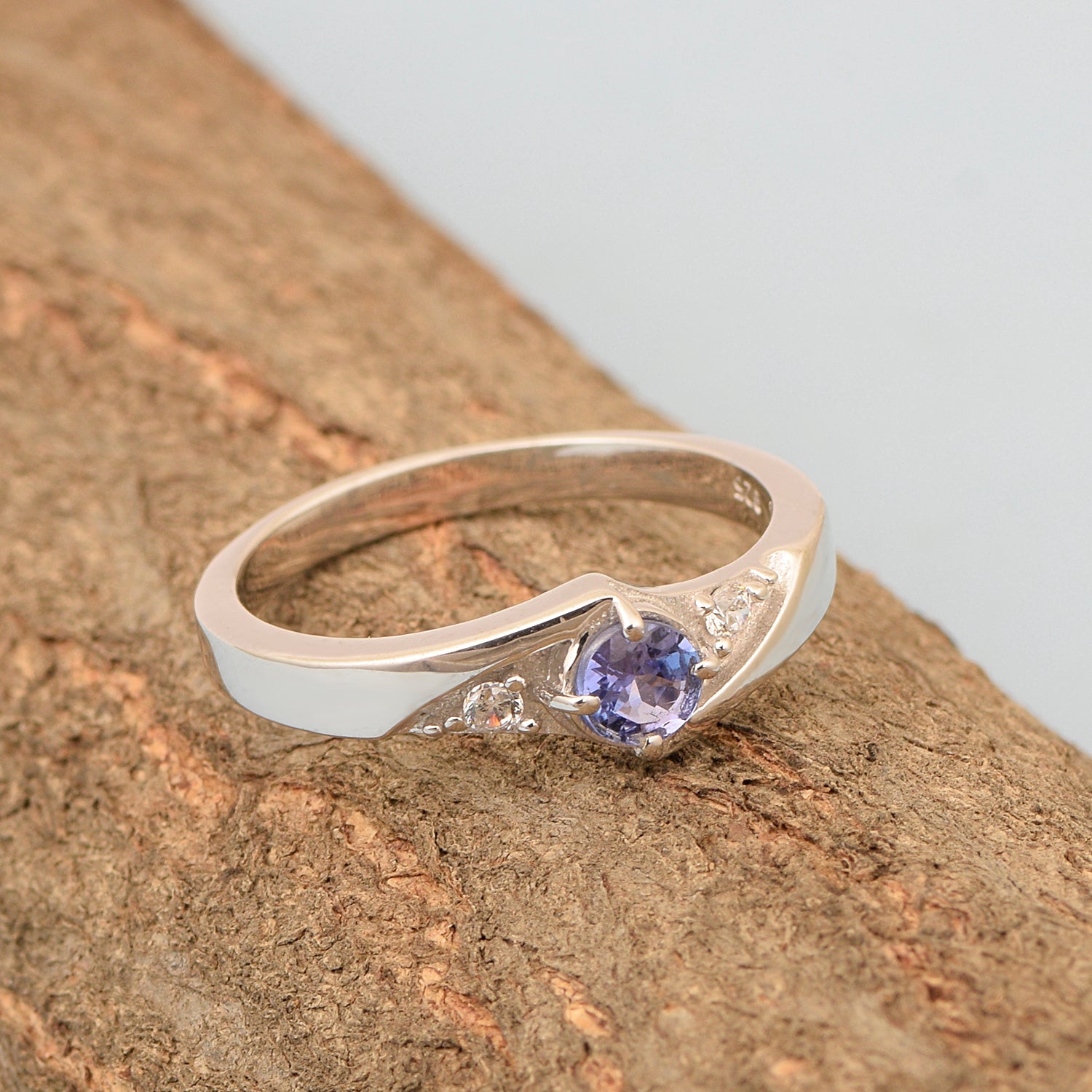 925 Sterling Silver Round 0.35 Ctw Tanzanite Women's Engagement Ring - Kimaya INC
