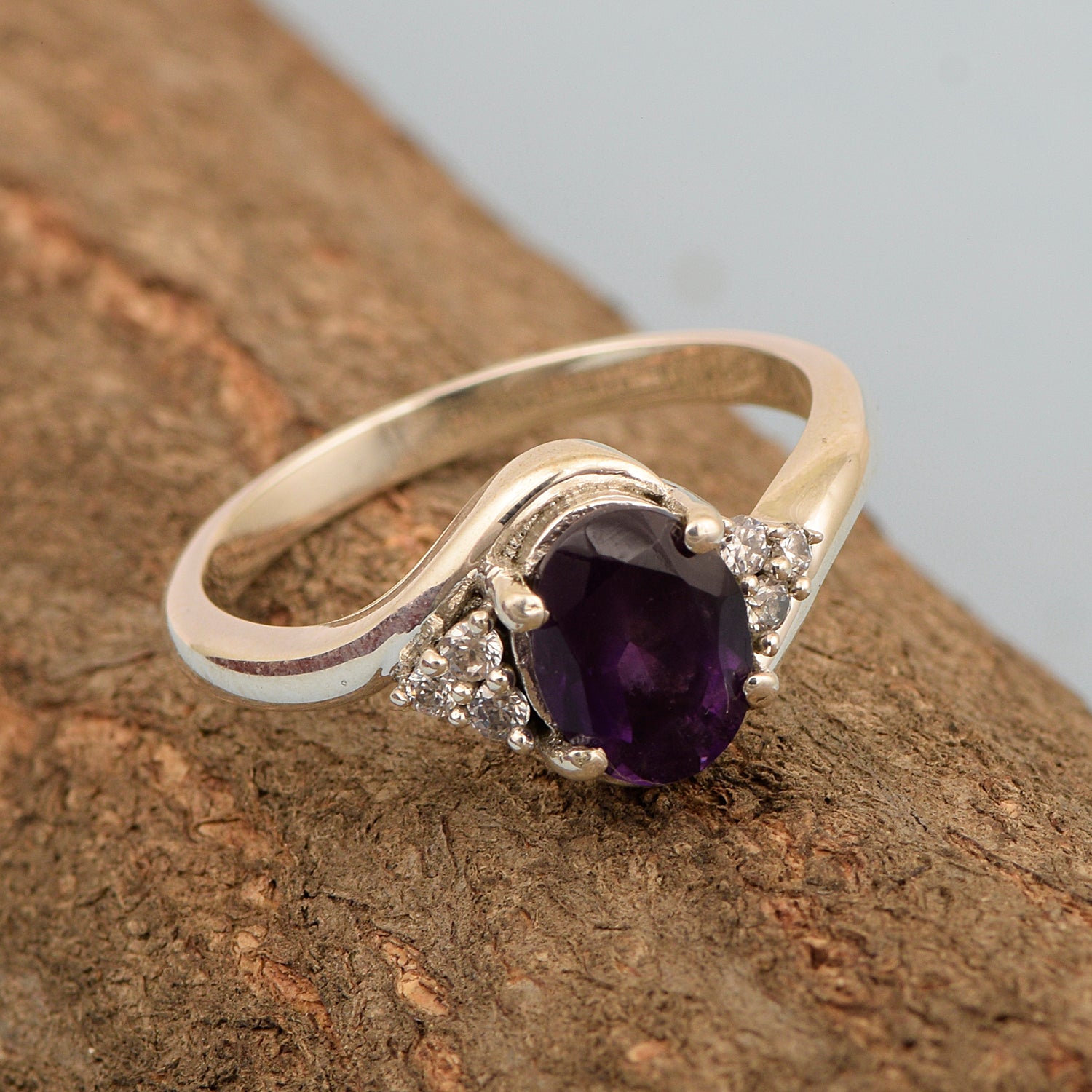 Oval Cut 1.5 Ctw Amethyst Sterling Silver Solitaire Rings - Kimaya INC