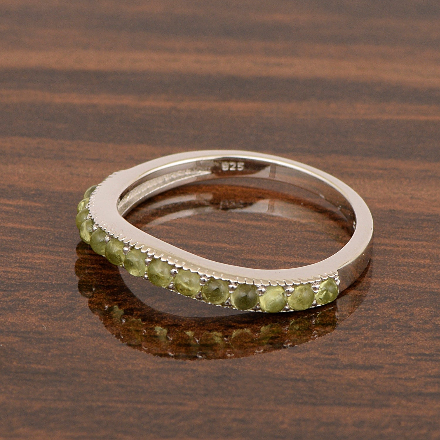 925 Sterling Silver Curve Band Round 0.75 Ctw Peridot Stacking Ring - Kimaya INC