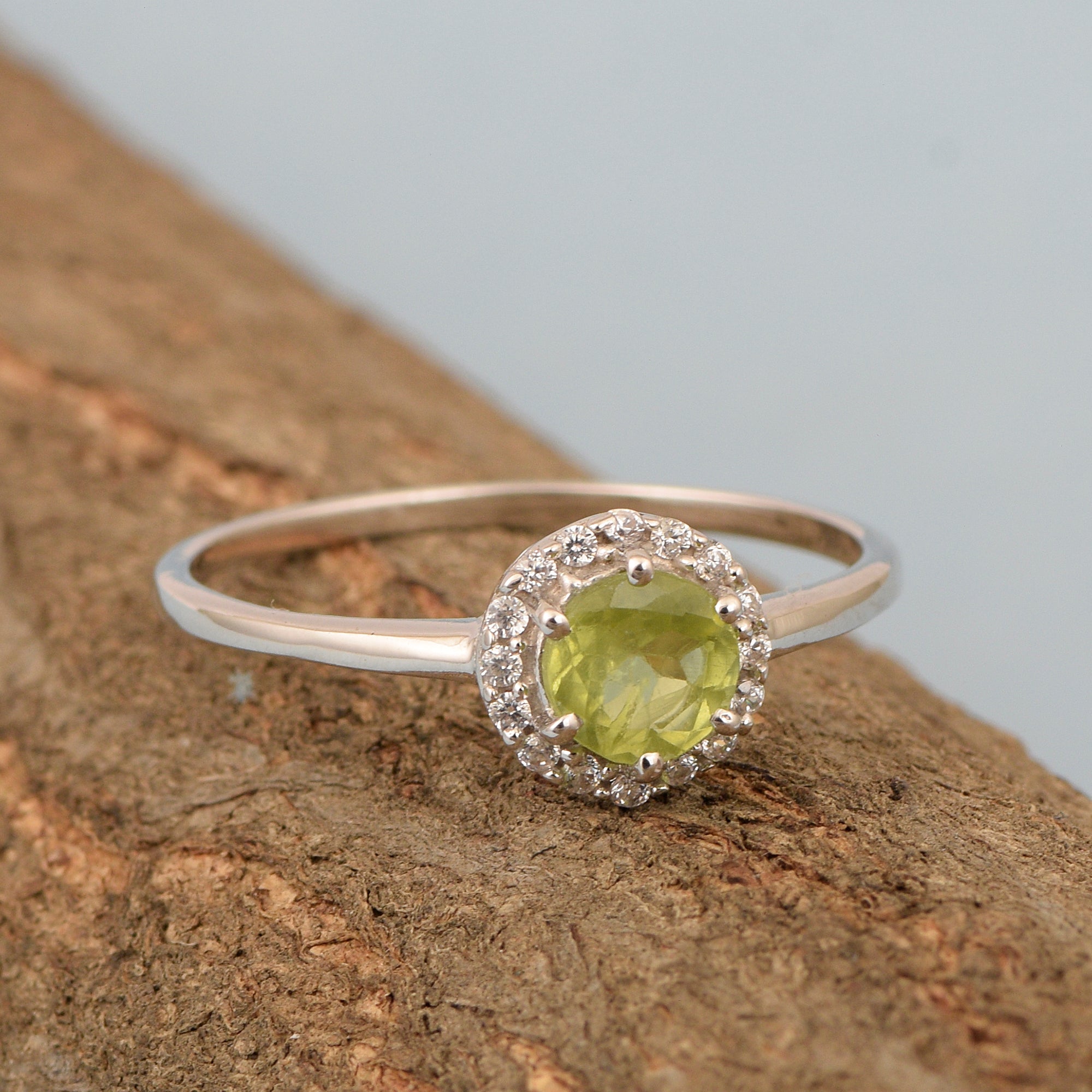 925 Sterling Silver Round 5MM Peridot Solitaire Accents Ring - Kimaya INC