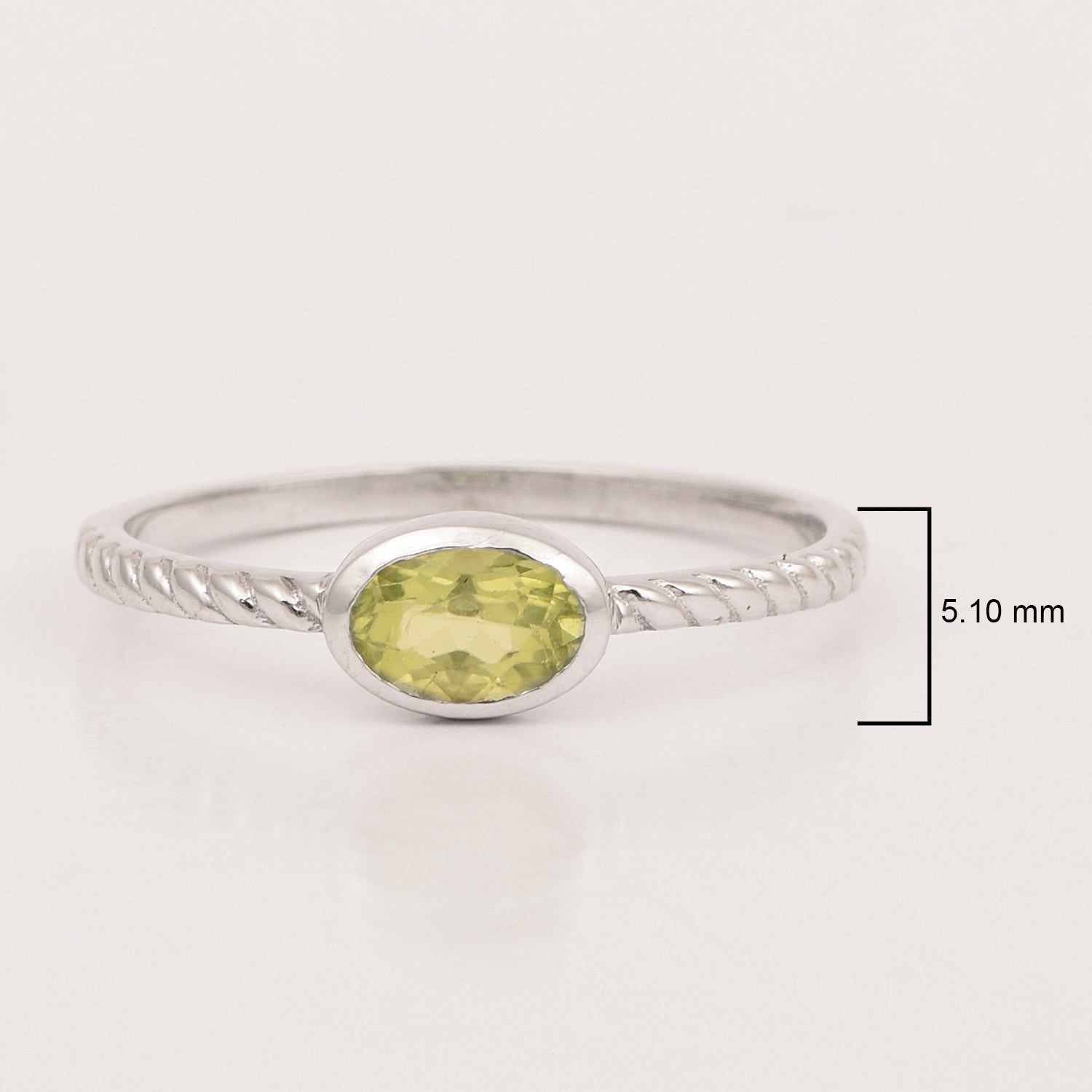 925 Sterling Silver Oval 0.35 Ctw Peridot Stackable Ring - Kimaya INC