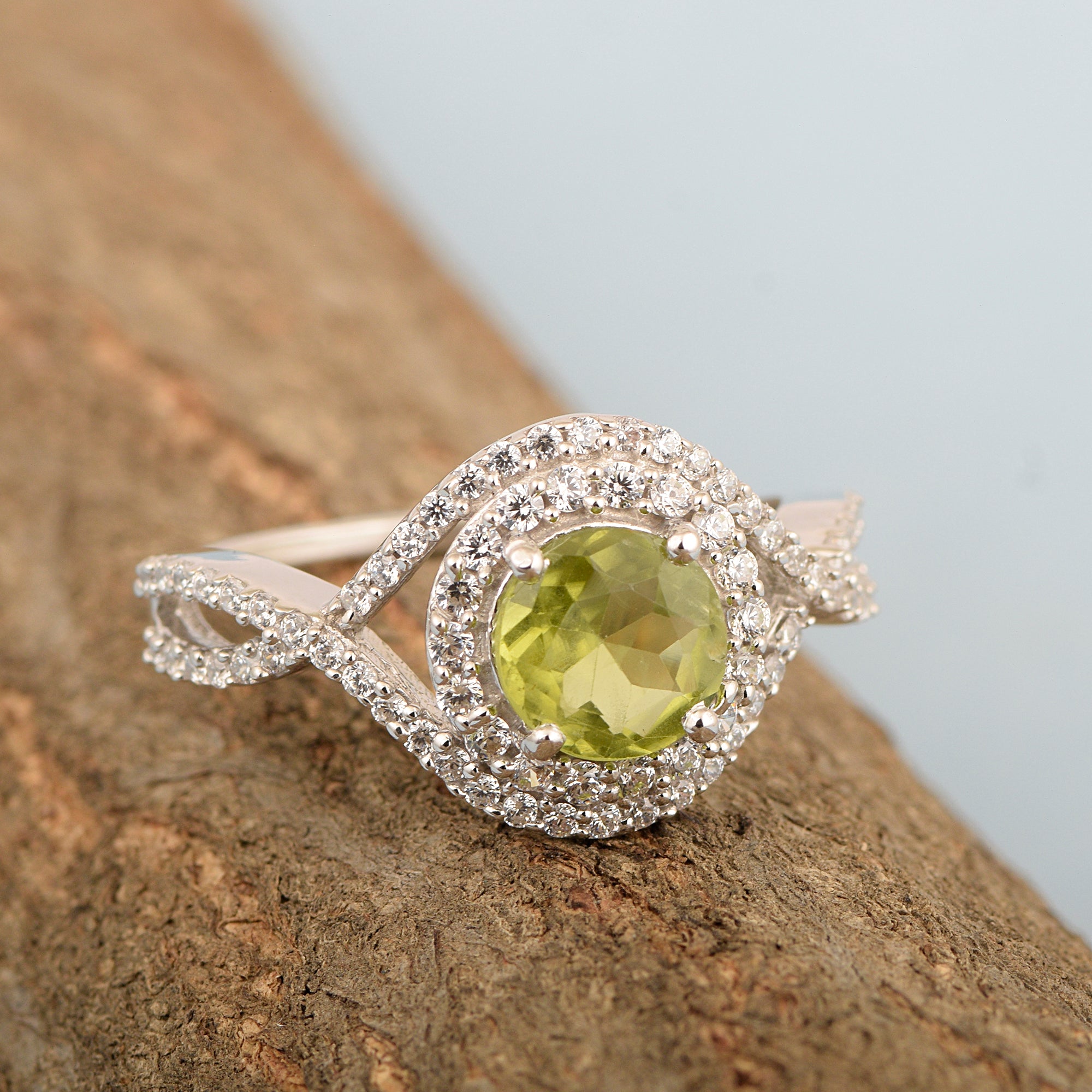 925 Sterling Silver 1.50 Ctw Peridot Women Wedding Rings - Kimaya INC