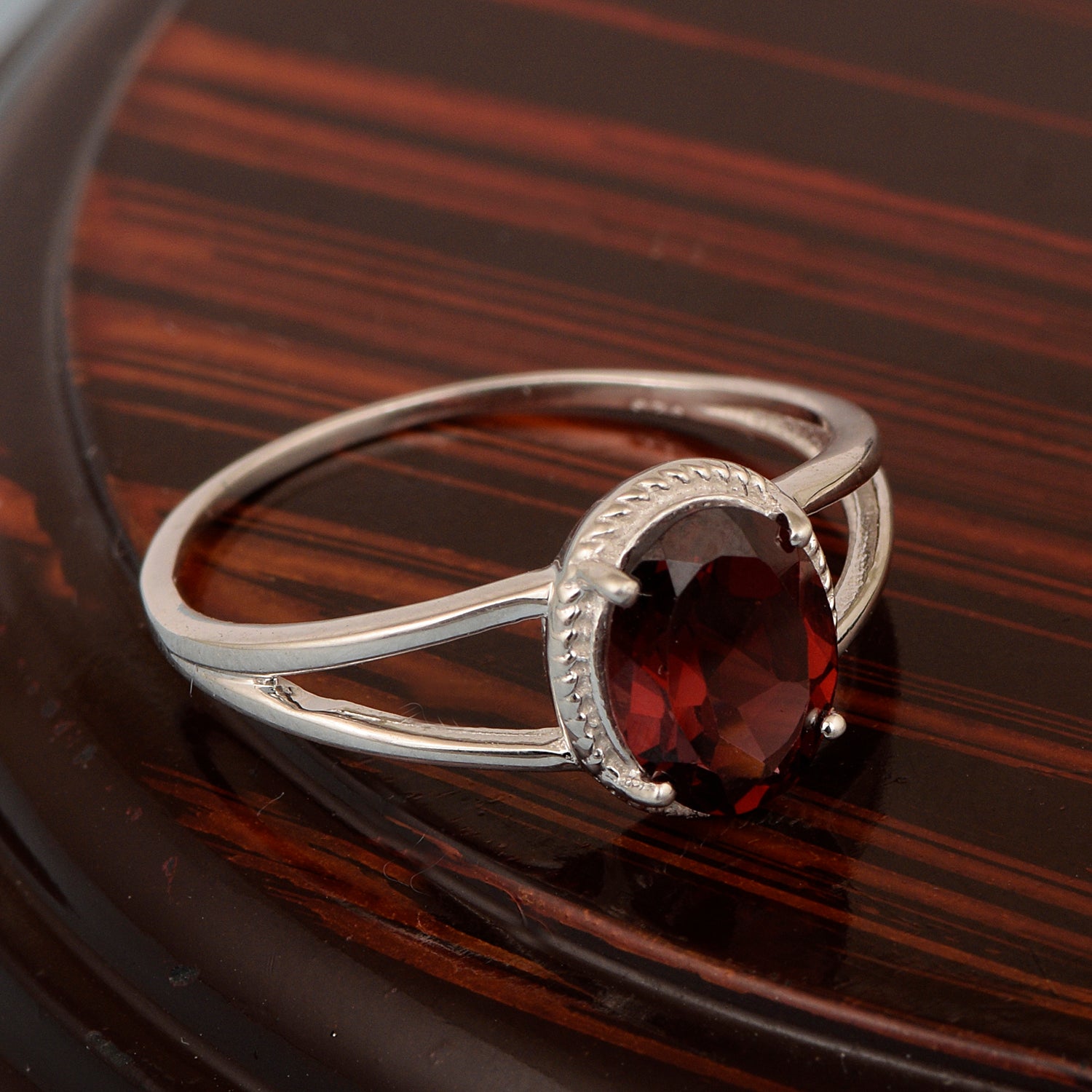 925 Sterling Silver Oval 2 Ctw Garnet Women Engagement Ring - Kimaya INC
