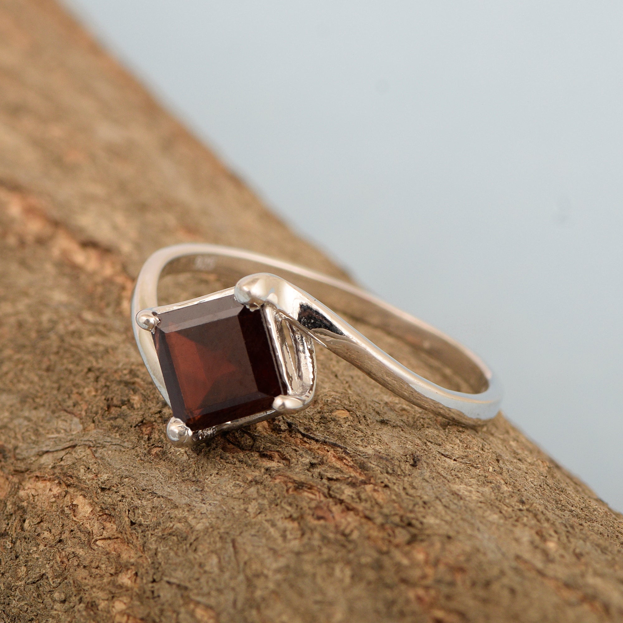 Princess Cut Square 5mm Garnet 925 Sterling Silver Wedding Ring - Kimaya INC