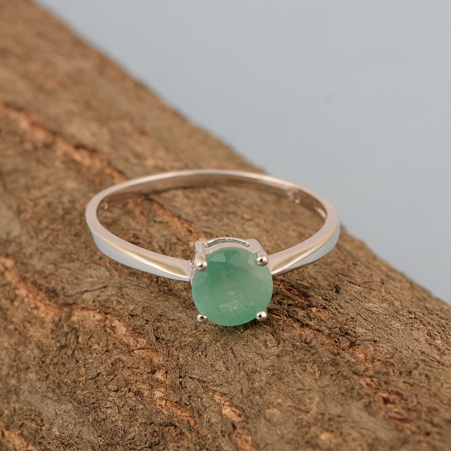 Round Cut 6mm Emerald Gemstone Solitaire Ring for Women in 925 Sterling Silver - Kimaya INC
