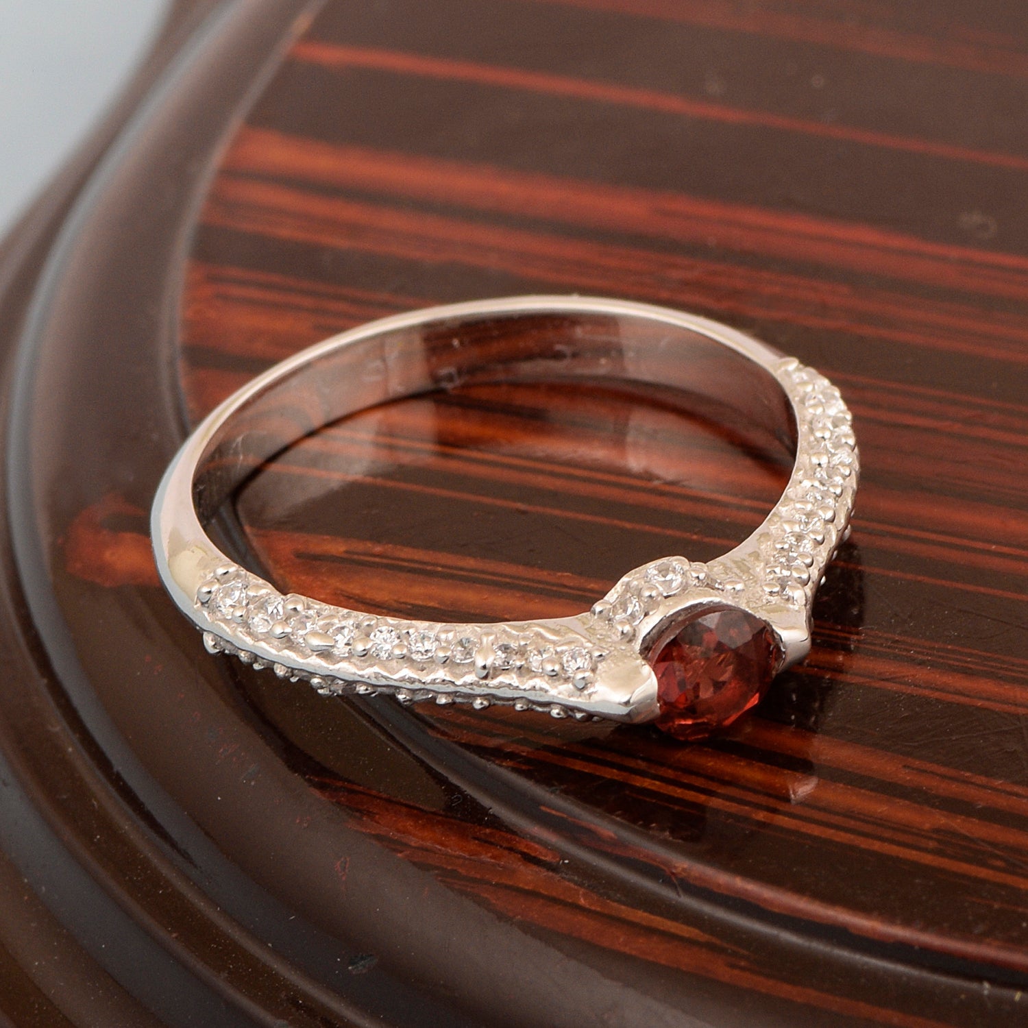 925 Sterling Silver Round 4MM Garnet White Accents Promise Ring - Kimaya INC