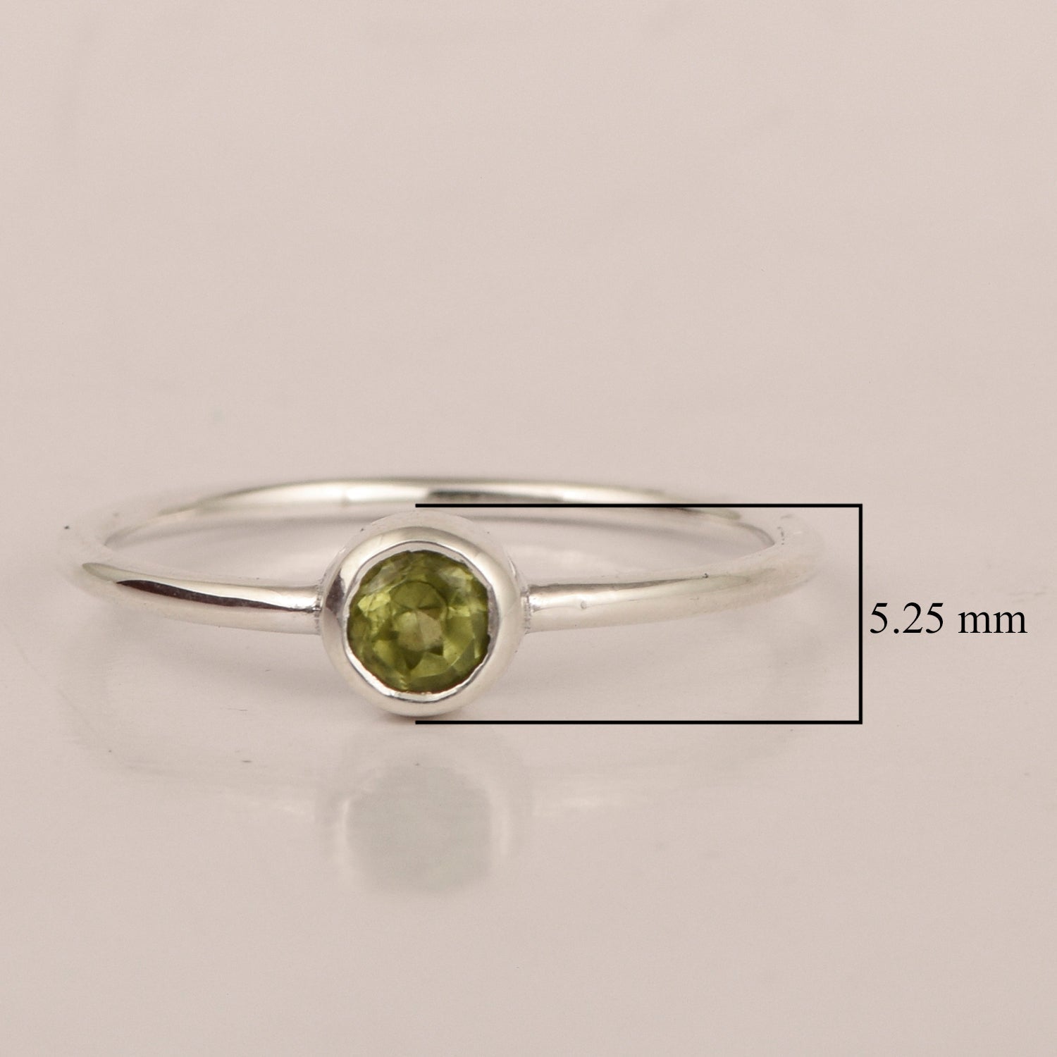925 Sterling Silver Round 0.20 Ctw Peridot Women Engagement Ring - Kimaya INC