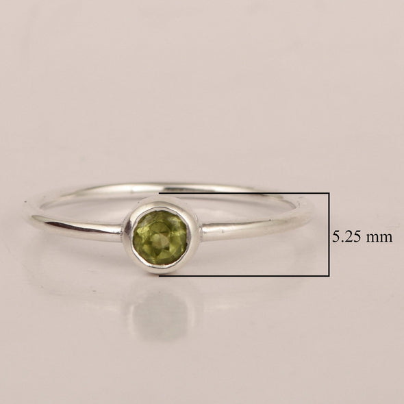 925 Sterling Silver Round 0.20 Ctw Peridot Women Engagement Ring - Kimaya INC