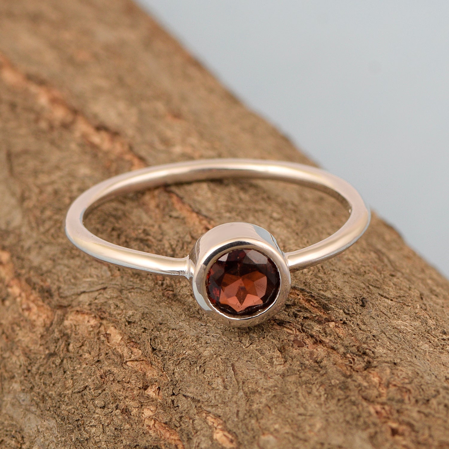 925 Sterling Silver Round 5mm 0.30 Ctw Garnet Women Engagement Ring - Kimaya INC