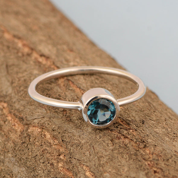 925 Sterling Silver Round 5mm 0.30 Ctw London Blue Topaz Women Engagement Ring - Kimaya INC