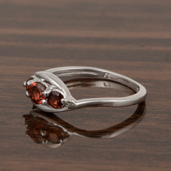 925 Sterling Silver Three-Stone Oval 1.35 Ctw Garnet Women's Ring - Kimaya INC