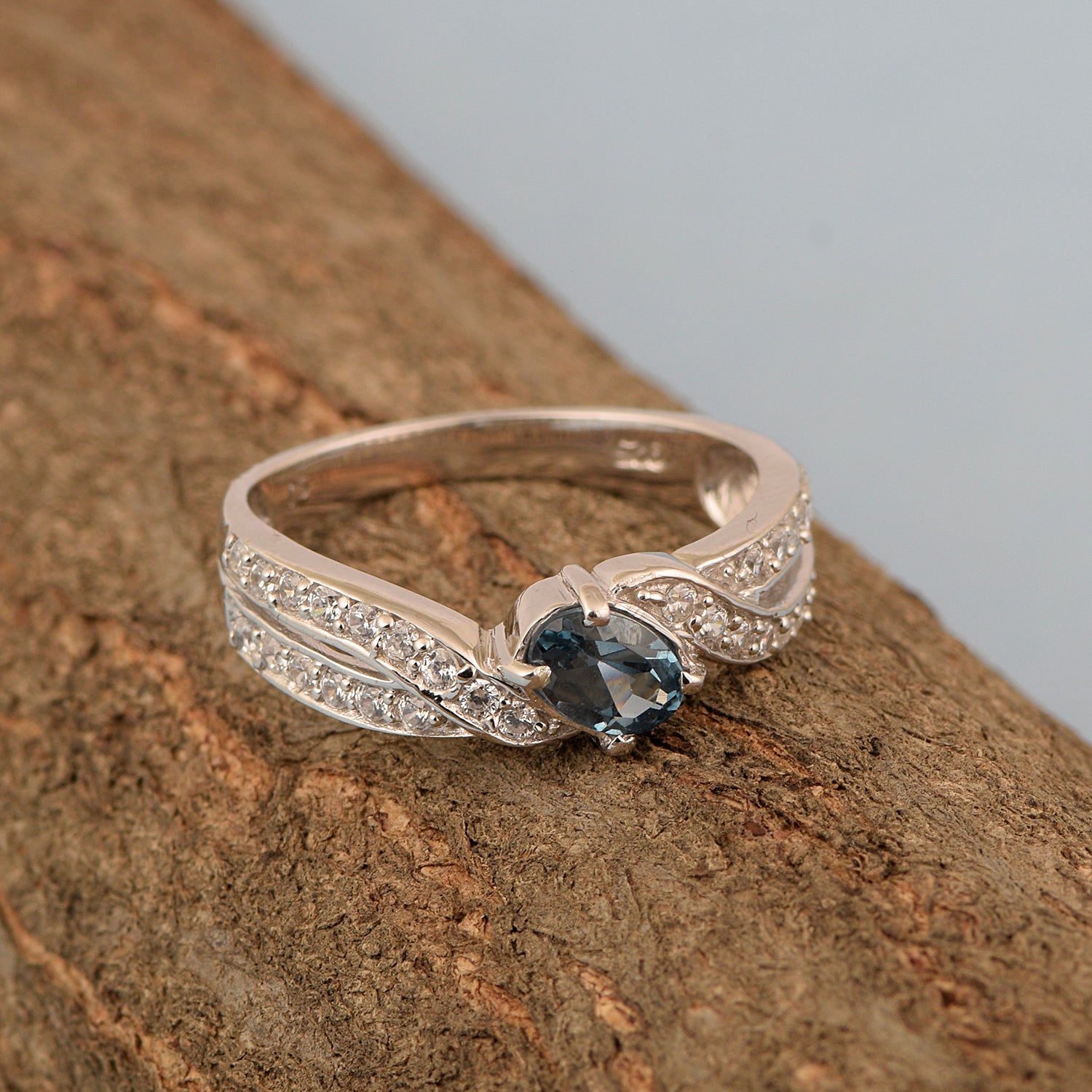 Sterling Silver Genuine Oval London Blue Topaz 1.20 Ctw Women Cluster Ring - Kimaya INC