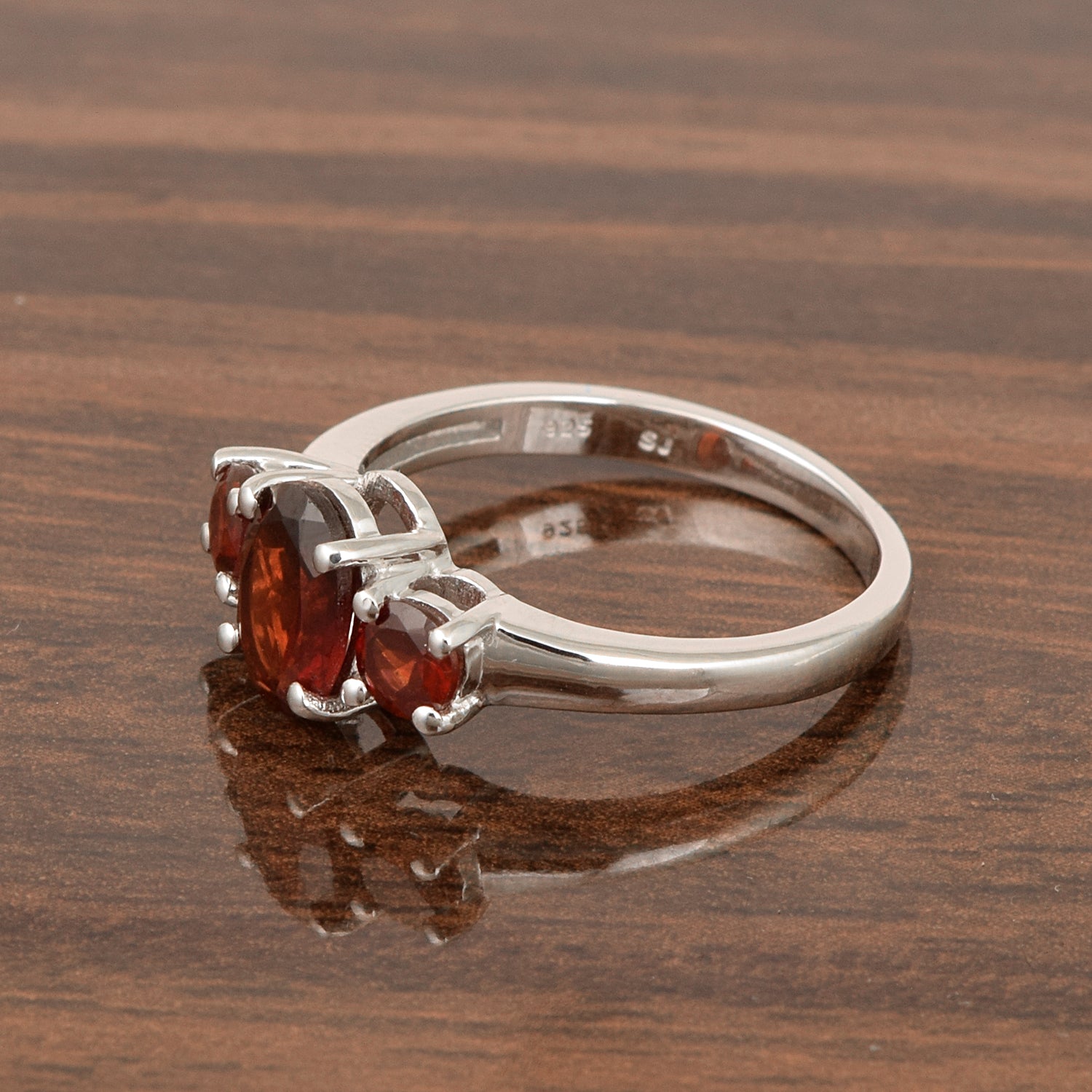 925 Sterling Silver Oval Cut 2.5 Ctw Garnet Gemstone 3-Stone Ring - Kimaya INC