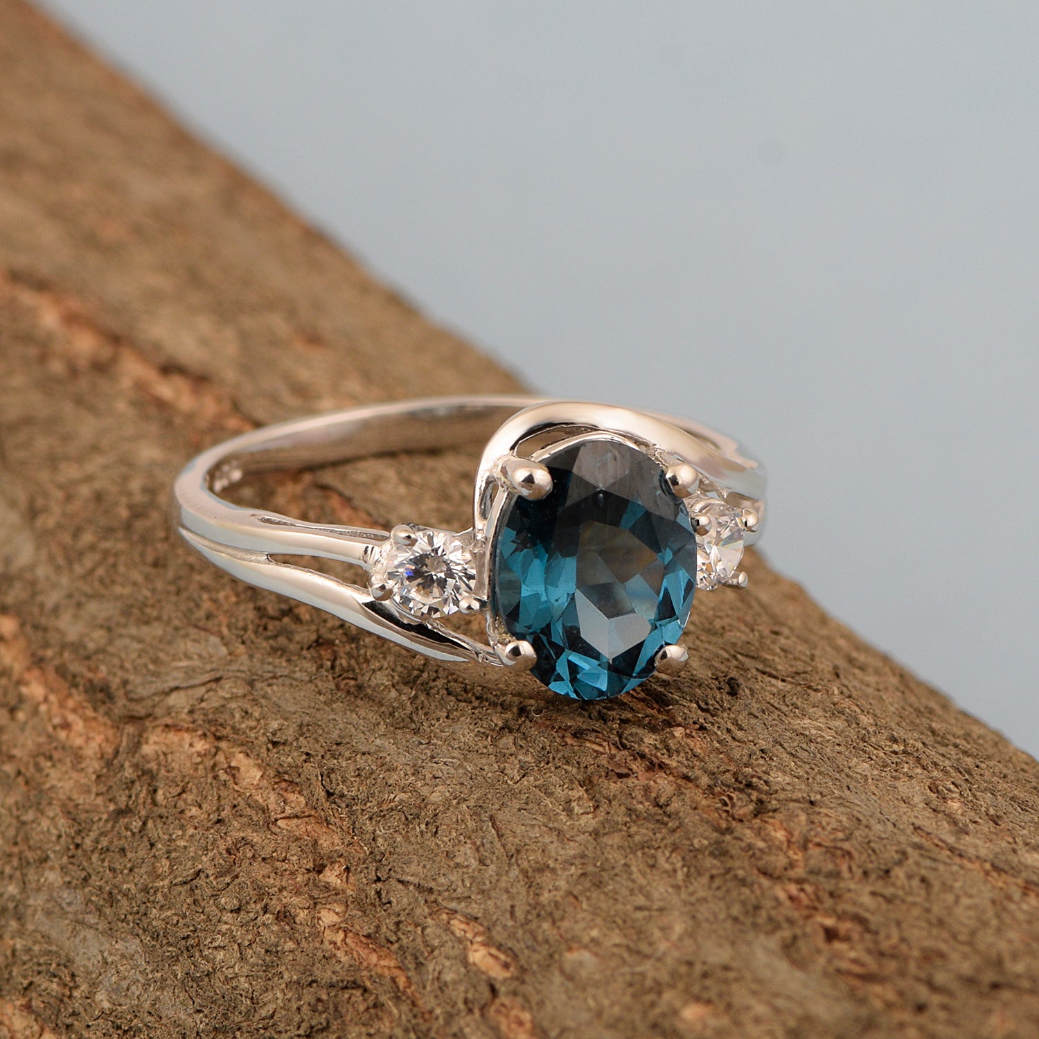 Sterling Silver Oval 2.25 Ctw London Blue Topaz with White Topaz Accent Women Rings - Kimaya INC