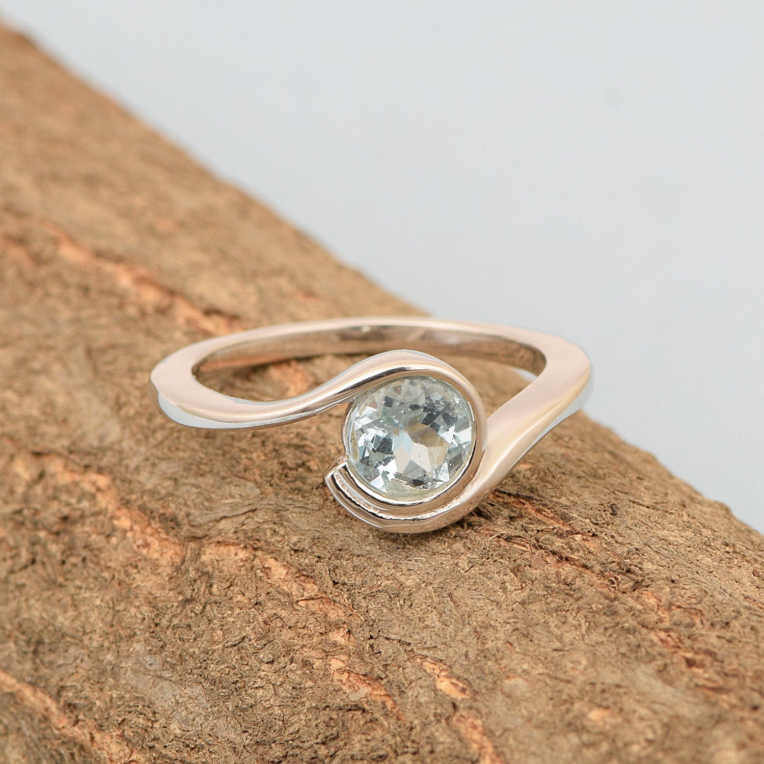 Bar-Set Solitaire 6mm Round Aquamarine Bypass Ring 925 Sterling Silver - Kimaya INC