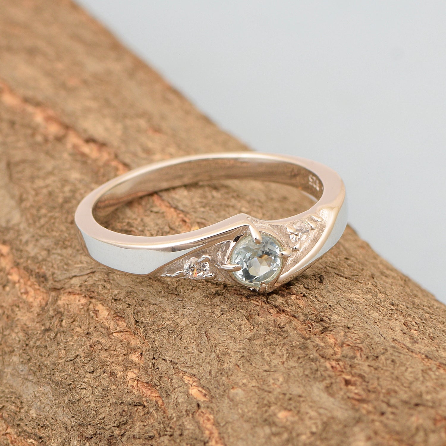 925 Sterling Silver Round Cut 4mm Aquamarine Women's Engagement Ring - Kimaya INC