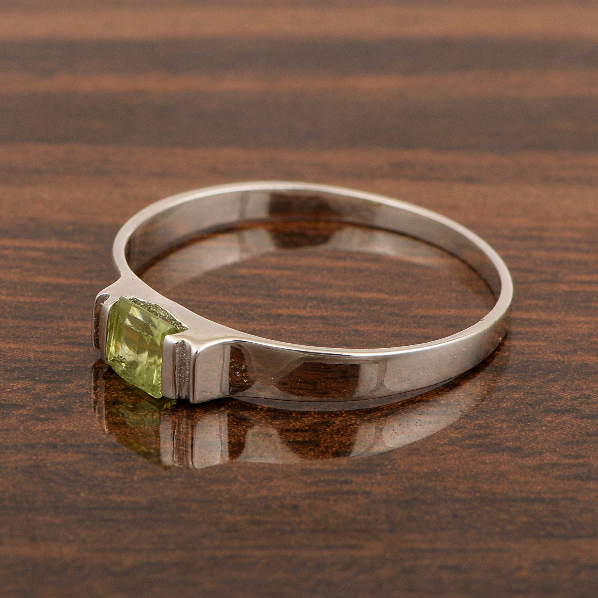 925 Sterling Silver Ring Princess Cut 4MM Peridot Wedding Stacking Ring - Kimaya INC