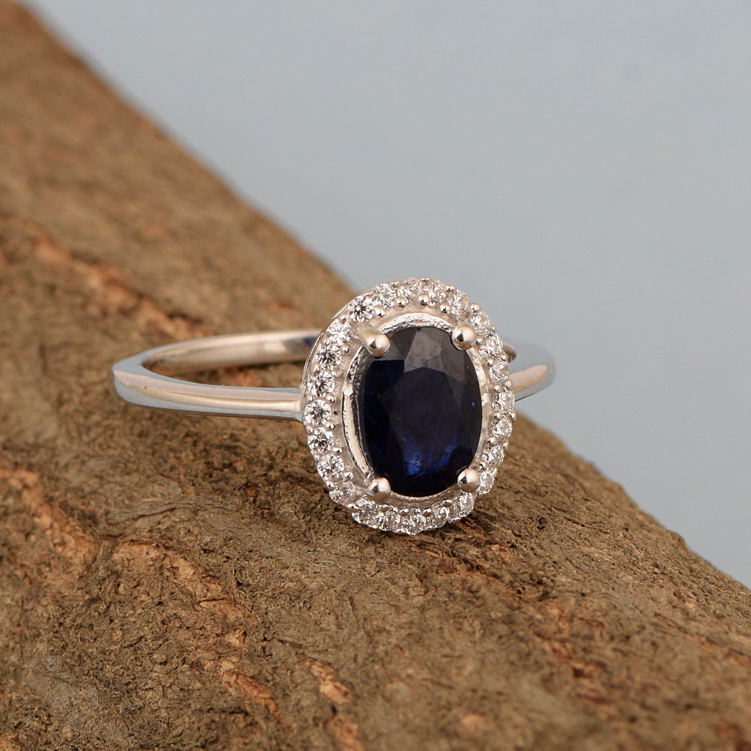 925 Sterling Silver 1.75 Ctw Oval Blue Sapphire & White Accents Women Ring - Kimaya INC