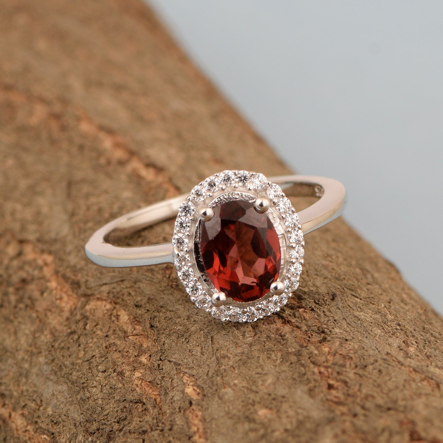 925 Sterling Silver 1.75 Ctw Oval Garnet & White Accents Women Ring - Kimaya INC