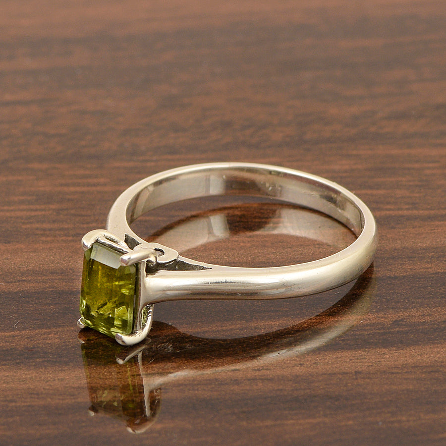 Peridot Minimalist Solitaire Ring - Sterling Silver