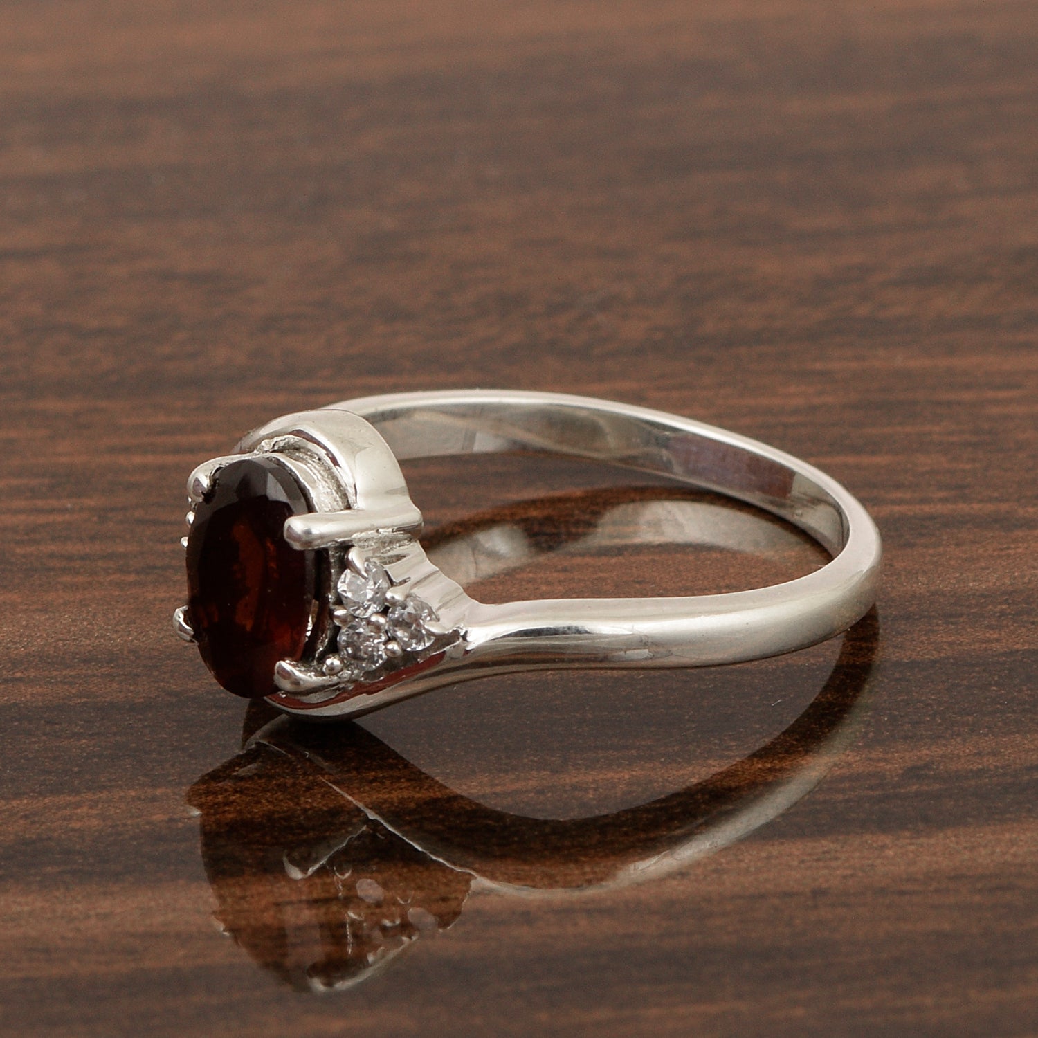 Oval Cut 1.5 Ctw Garnet Sterling Silver Solitaire Rings - Kimaya INC