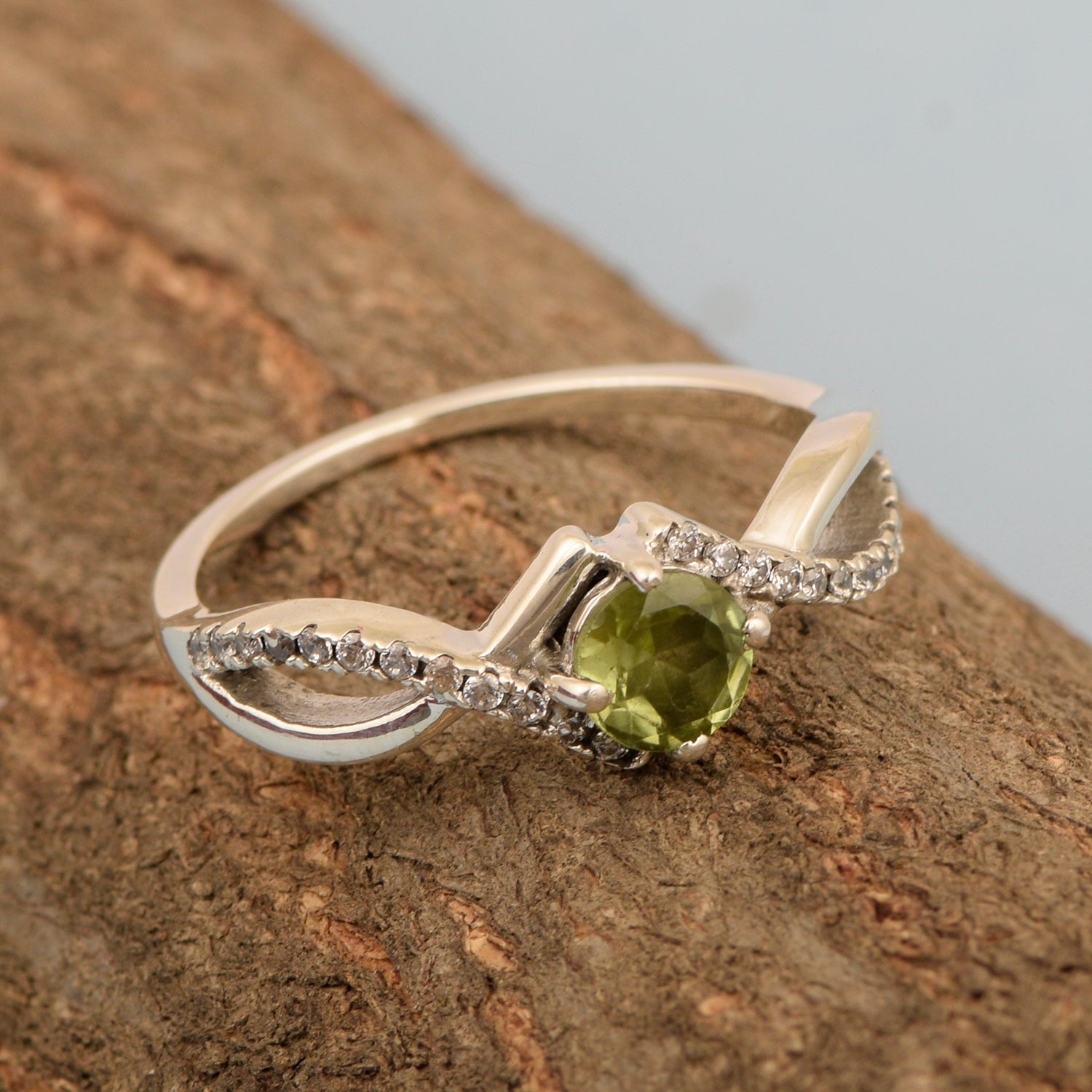 Sterling Silver Infinity Round 0.50 Ctw Peridot Women Engagement Ring - Kimaya INC