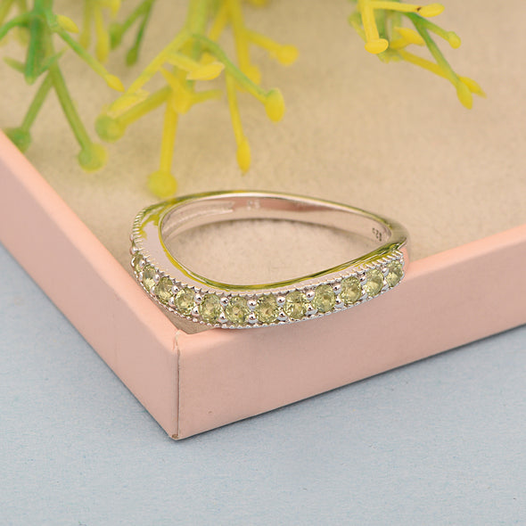 925 Sterling Silver Curve Band Round 0.75 Ctw Peridot Stacking Ring - Kimaya INC