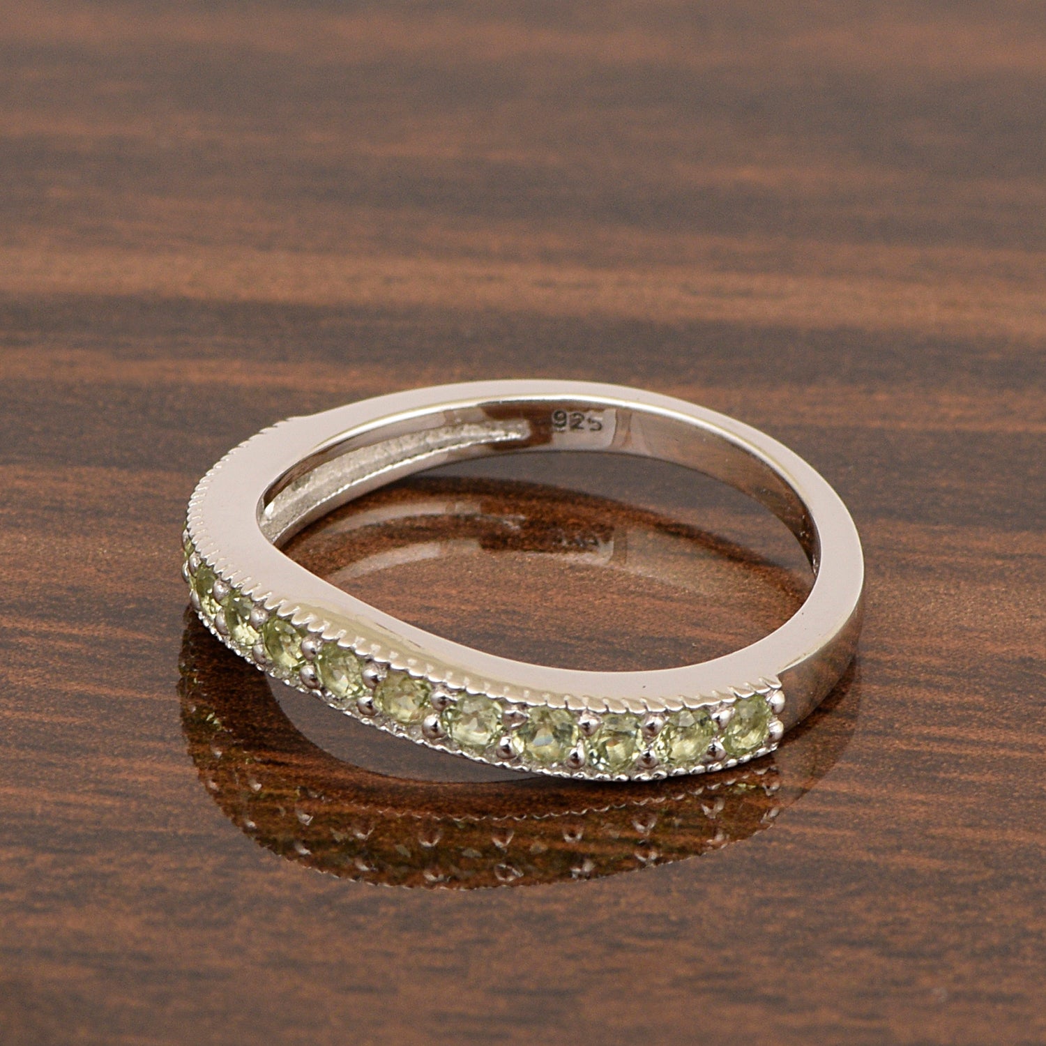 925 Sterling Silver Curve Band Round 0.75 Ctw Peridot Stacking Ring - Kimaya INC