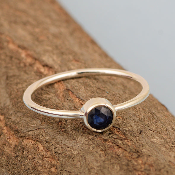 925 Sterling Silver Round 0.20 Ctw Blue Sapphire Women Engagement Ring - Kimaya INC