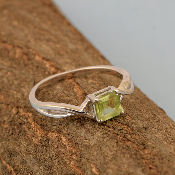 Square 5MM Peridot Gemstone 925 Sterling Silver Celtic Knot Solitaire Ring - Kimaya INC