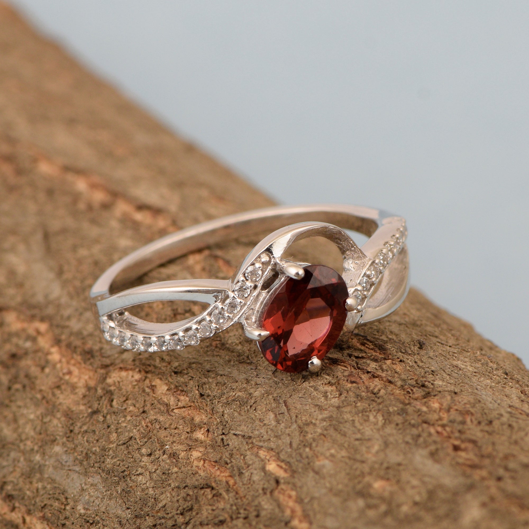 925 Sterling Silver Oval 7X5MM Garnet Birthstone Rings - Kimaya INC