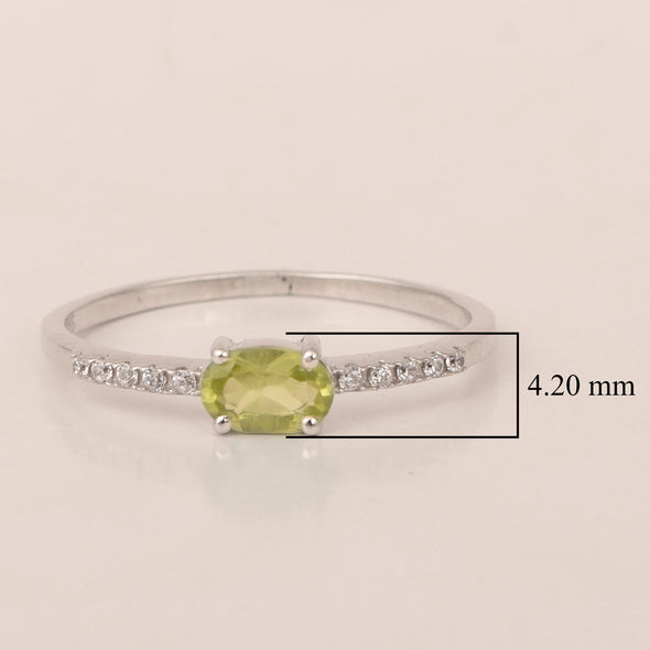 925 Sterling Silver Oval 0.65 Ctw Peridot Women Wedding Ring - Kimaya INC