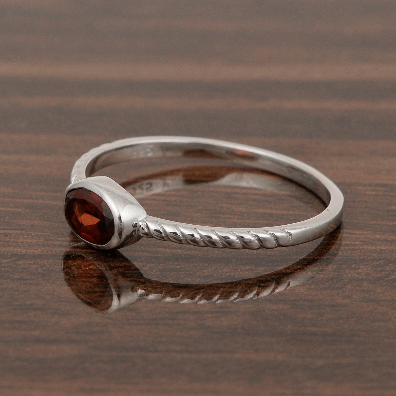 925 Sterling Silver Oval 0.35 Ctw Garnet Stackable Ring - Kimaya INC