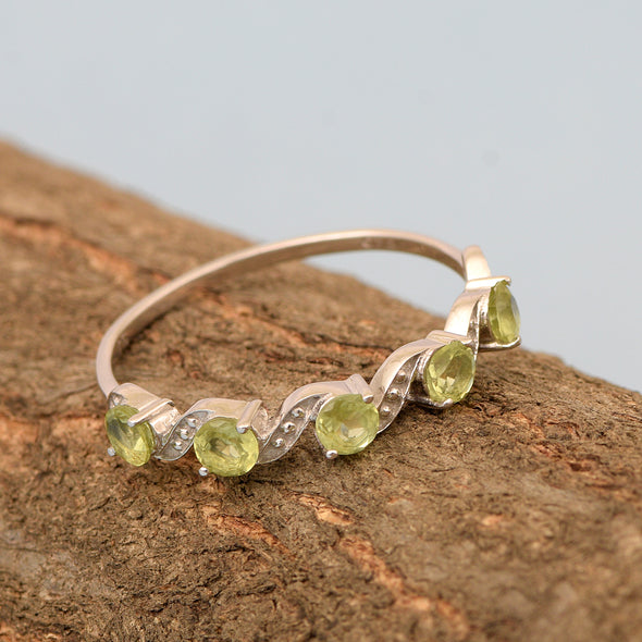 0.65 Ctw Round Peridot 925 Sterling Silver Half Eternity Women Ring - Kimaya INC